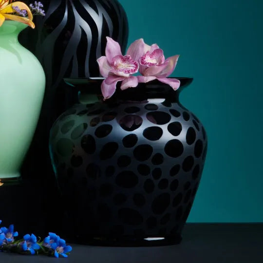 große_schwarze_Vase