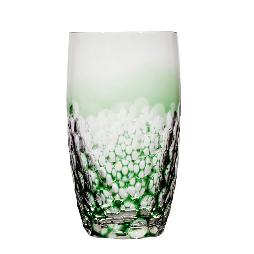 grüner Becher aus Kristallglas