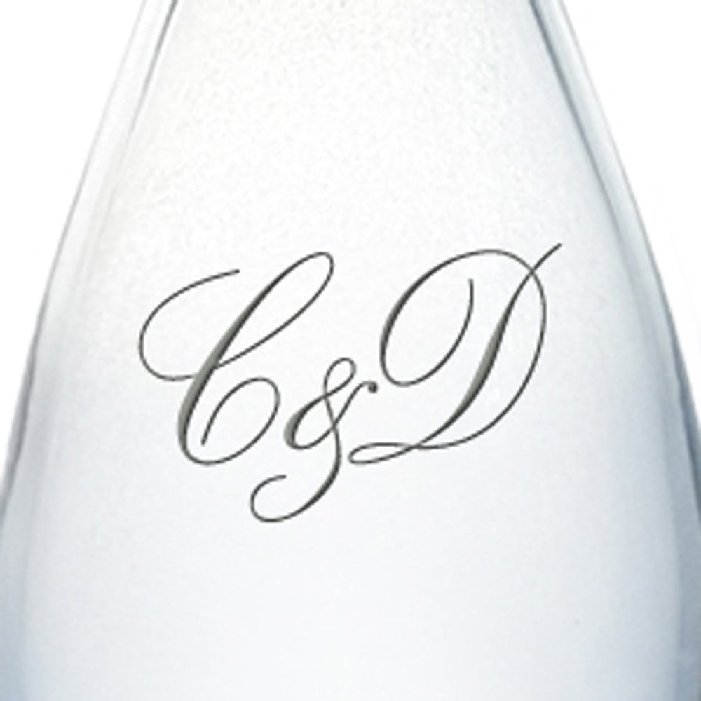 graviertes Monogramm C&D auf Kristallglas