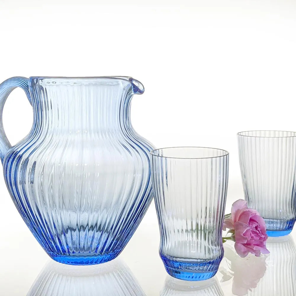 Krug und 2 Gläser aus blauem Kristallglas