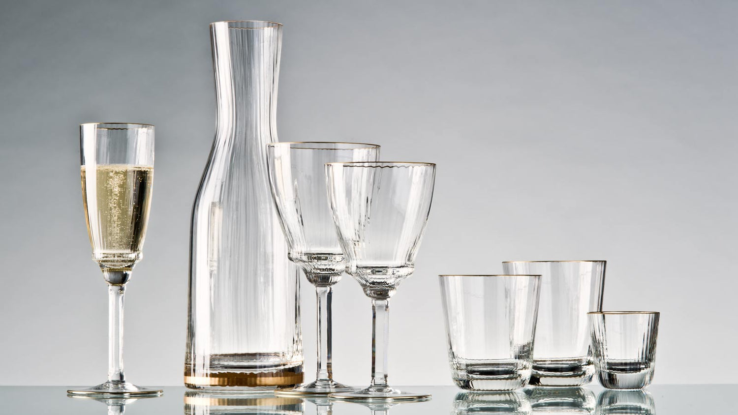 Kristallgläser mit Goldrand