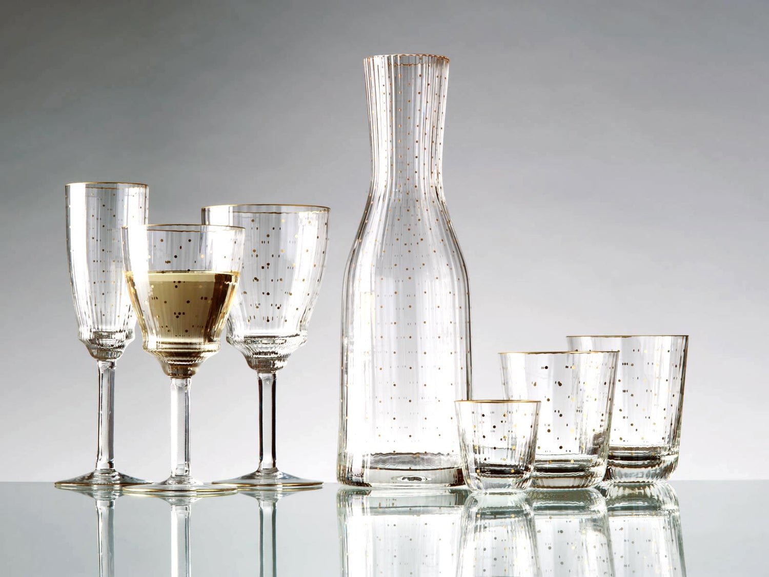 Kristallgläser mit Golddekoration