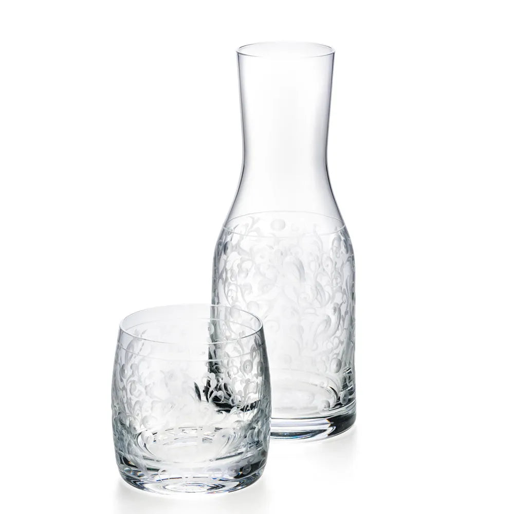 kleine Karaffe mit passendem Becher, Hand graviert