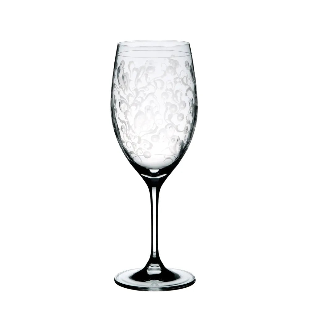 Weinglas mit filigraner Gravur