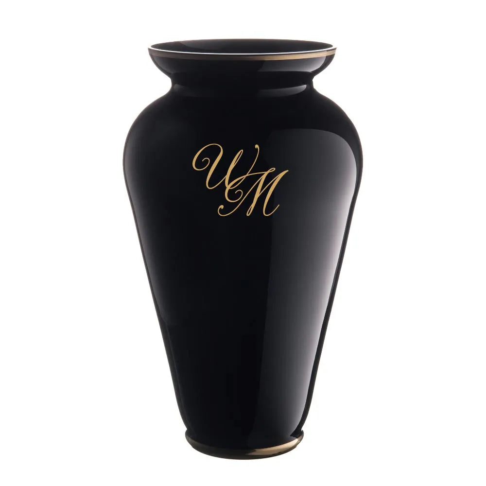 schwarze Bodenvase mit Goldmonogramm