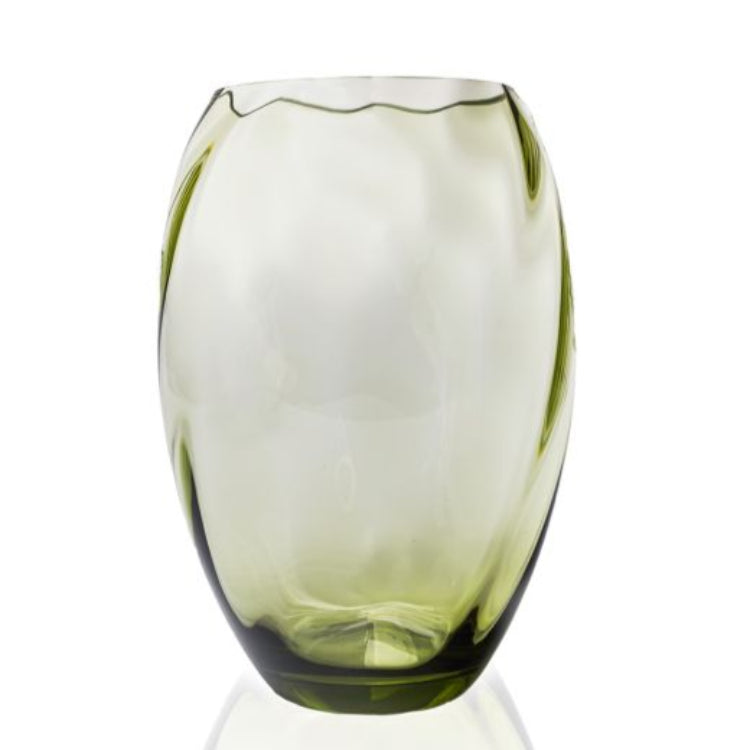 Olive grüne Vase mit Wellenstruktur.