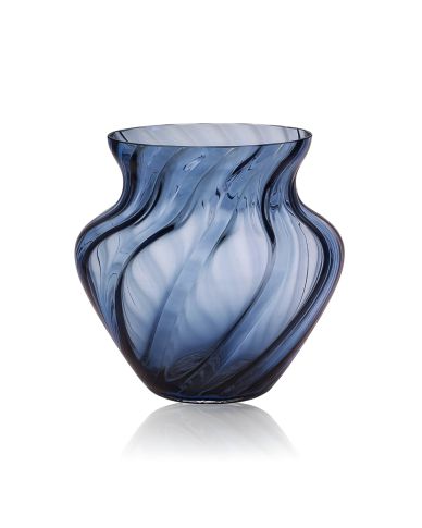 blaue Vase ohne Blumen. Aus Kristallglas mit optischem Muster