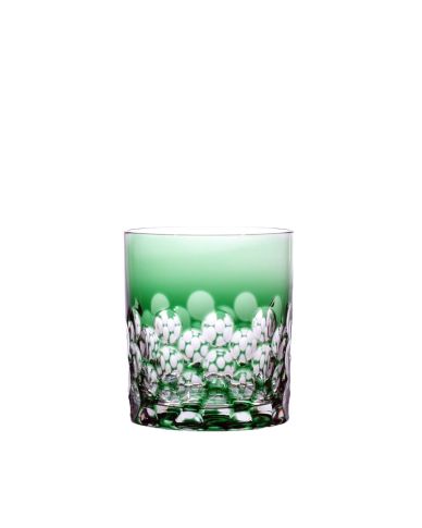 Das Bild zeigt einen grünen Kristallglas Tumbler aus der Oertel Kristall Kollektion. Der Tumbler ist mit einem klaren Kristallglas und einem eleganten Design versehen. Er ist auf einem weißen Hintergrund abgebildet.